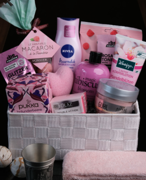 Echte Farbbomben! Geschenkkörbe von Rosa bis Violett