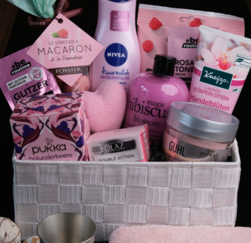 Echte Farbbomben! Geschenkkörbe von Rosa bis Violett